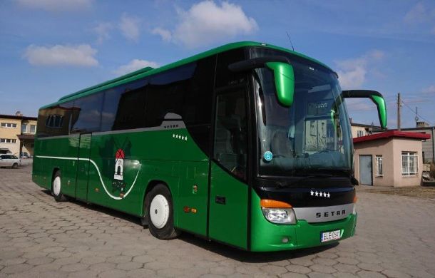 Zielony autobus
